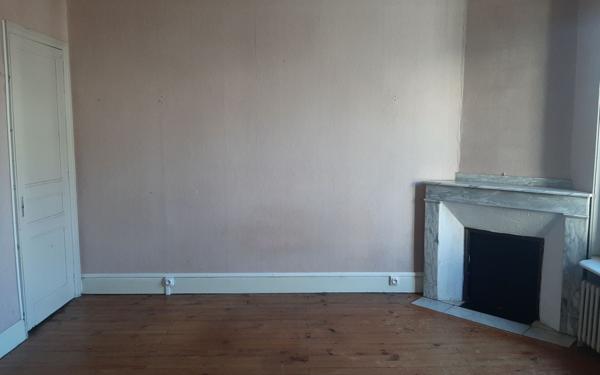 Maison à vendre    3 pièces •  Aussillon