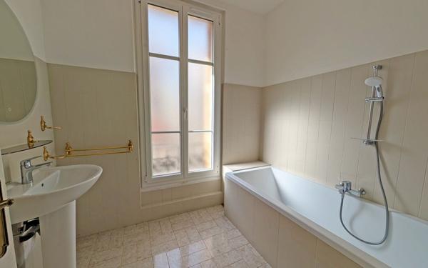 Appartement à vendre    3 pièces • 68 m2 Nice