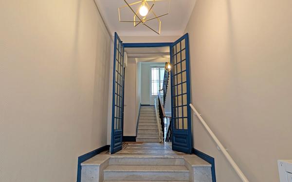 Appartement à vendre    3 pièces • 68 m2 Nice