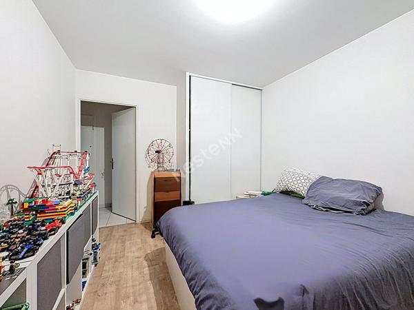 Appartement T3 libre, balcon et place de parking - Tours centre, copropriété 2012
