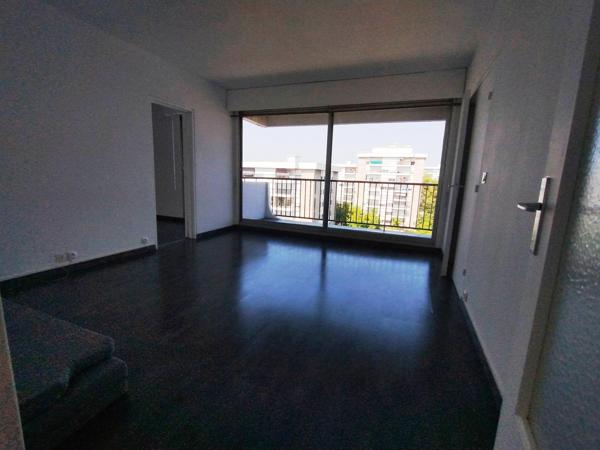 BEL APPARTEMENT SUR CAUDERAN