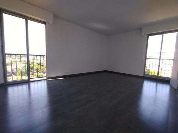 BEL APPARTEMENT SUR CAUDERAN