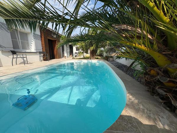 Maison familiale avec piscine à Marsilly