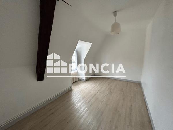 Location Appartement 5 pièces 128.3 m² - ET 2-10 RUE DES GAILLARDS Poitiers 86000