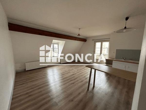 Location Appartement 5 pièces 128.3 m² - ET 2-10 RUE DES GAILLARDS Poitiers 86000