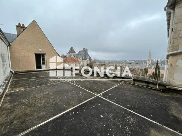 Location Appartement 5 pièces 128.3 m² - ET 2-10 RUE DES GAILLARDS Poitiers 86000