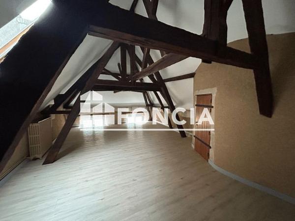 Location Appartement 5 pièces 128.3 m² - ET 2-10 RUE DES GAILLARDS Poitiers 86000