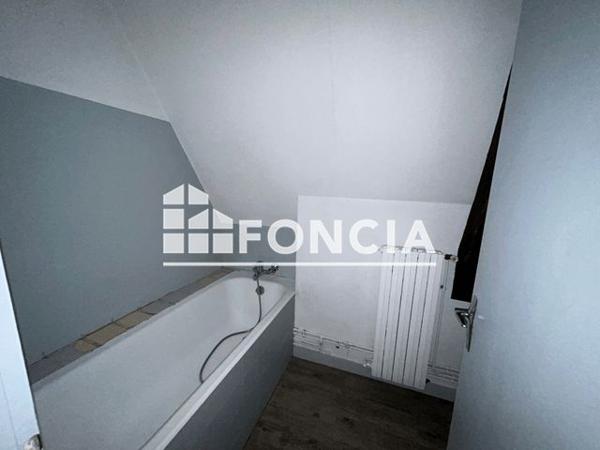 Location Appartement 5 pièces 128.3 m² - ET 2-10 RUE DES GAILLARDS Poitiers 86000