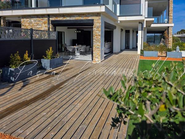 Appartement 4 pièces neuf vue mer piscine 137m2