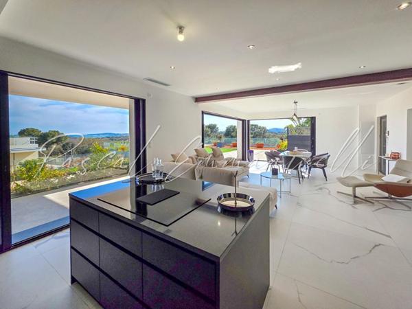 Appartement 4 pièces neuf vue mer piscine 137m2