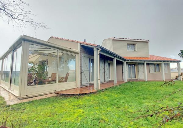 Maison traditionnelle proche centre à pieds - Saint Julien De Concelles