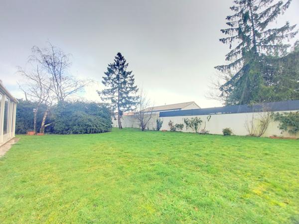 Maison traditionnelle proche centre à pieds - Saint Julien De Concelles