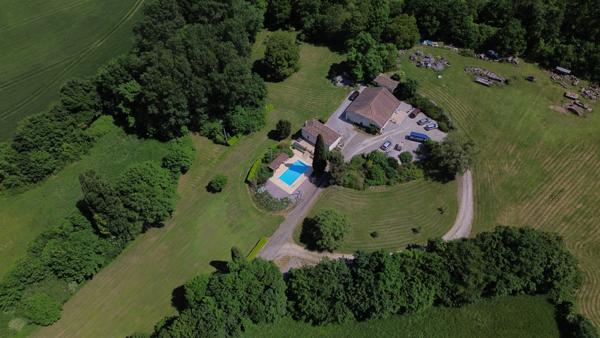 Montaigu-de-Quercy (82150) TARN ET GARONNE Montaigu de Quercy Grange rénovée et maison en pierre, piscine et 2.6 hectares