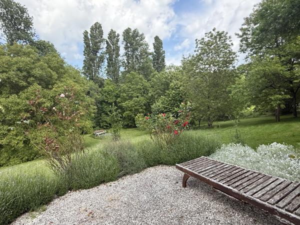 Montaigu-de-Quercy (82150) TARN ET GARONNE Montaigu de Quercy Grange rénovée et maison en pierre, piscine et 2.6 hectares