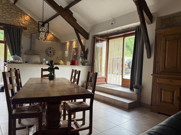 Montaigu-de-Quercy (82150) TARN ET GARONNE Montaigu de Quercy Grange rénovée et maison en pierre, piscine et 2.6 hectares