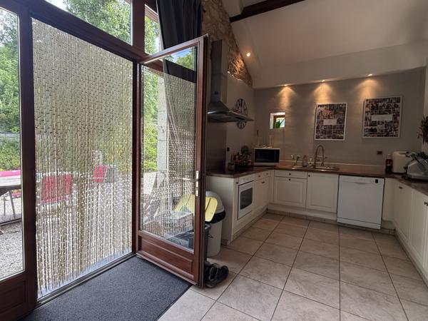 Montaigu-de-Quercy (82150) TARN ET GARONNE Montaigu de Quercy Grange rénovée et maison en pierre, piscine et 2.6 hectares