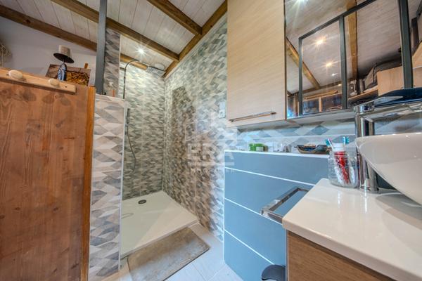 Maison T6 140 m2 - piscine et garage