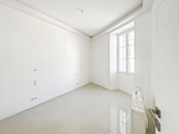 3 Pièces de 100 m2 - CANNES CENTRE - ADRESSE D'EXCEPTION