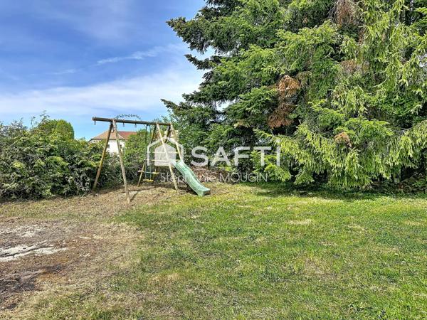 MAISON À RÉNOVER – 300 m² AU SOL – FORT POTENTIEL – 3 NIVEAUX – TERRAIN 1600 m² – SOUS-SOL COMPLET