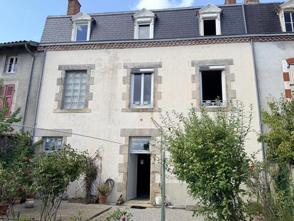 Magnifique maison de ville dans une ville animée de la Haute-Vienne