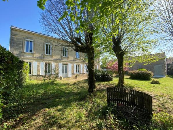 SAINT-SAVIN MAISON DE MAÎTRE Saint-Savin (33920)