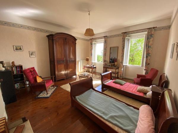 SAINT-SAVIN MAISON DE MAÎTRE Saint-Savin (33920)