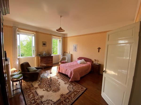 SAINT-SAVIN MAISON DE MAÎTRE Saint-Savin (33920)