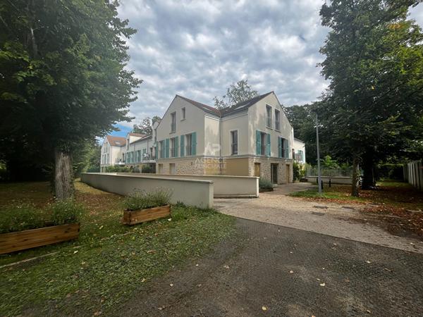 Appartement Le Mesnil Le Roi 2 pièce(s) 53.23 m2 330 000 € **  - Référence  4298