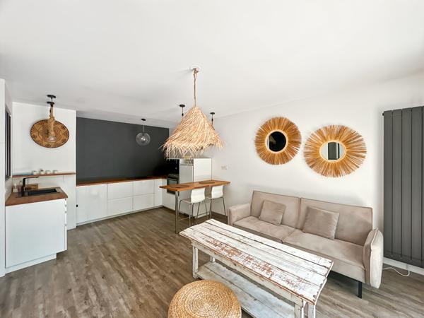 EYSINES  - 33320  - Appartement T2 de 44m² coup de coeur avec jardin privatif et place de parking en sous-sol - CALME