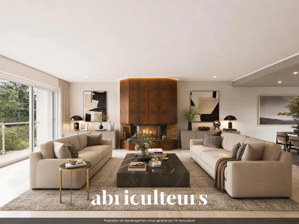 Maison aux beaux volumes Avenue Privée Jardin Garage double et places de parking en vente à Nantes (44000)