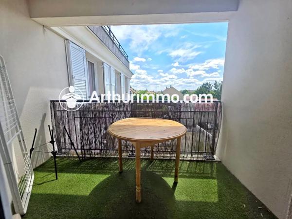 Vente                                                      Appartement
                        
                     3 pièces                      66 m2                     à Savigny-le-Temple