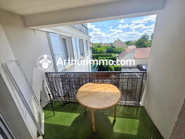 Vente                                                      Appartement
                        
                     3 pièces                      66 m2                     à Savigny-le-Temple