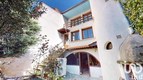 House for sale 5 rooms 112 m² Vic-le-Comte