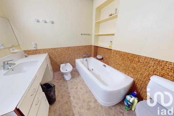 House for sale 5 rooms 112 m² Vic-le-Comte