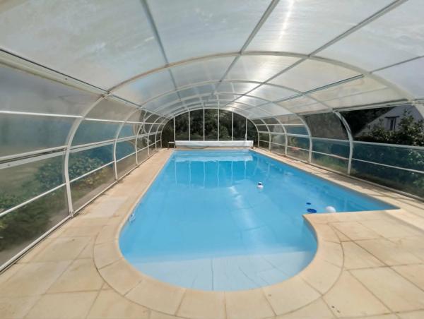 Belle maison avec piscine et magnifiques jardins