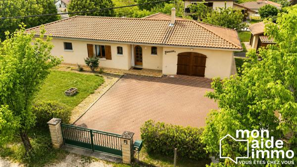 Maison de plain-pied de 150m² avec garage sur 1500m² de terrain