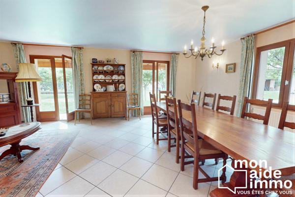 Maison de plain-pied de 150m² avec garage sur 1500m² de terrain