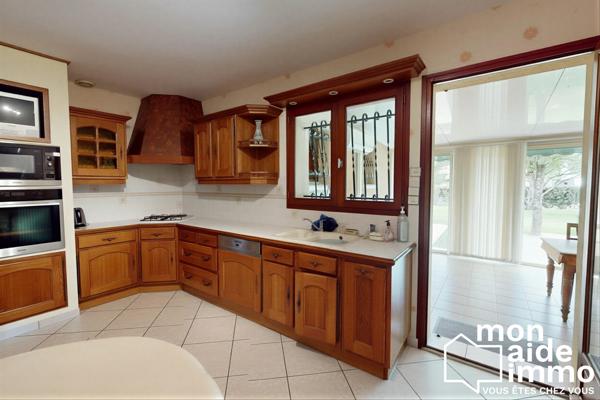 Maison de plain-pied de 150m² avec garage sur 1500m² de terrain