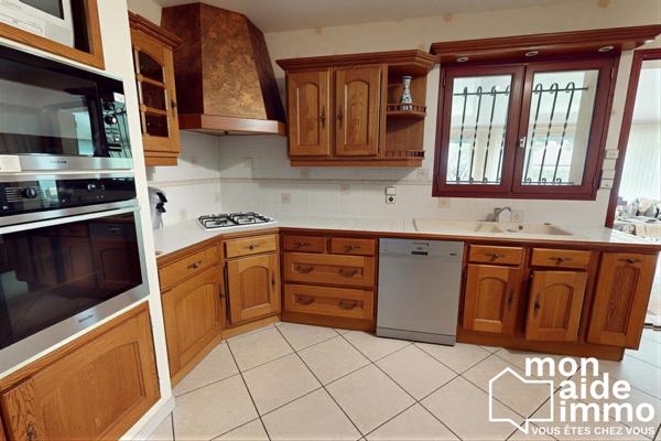 Maison de plain-pied de 150m² avec garage sur 1500m² de terrain