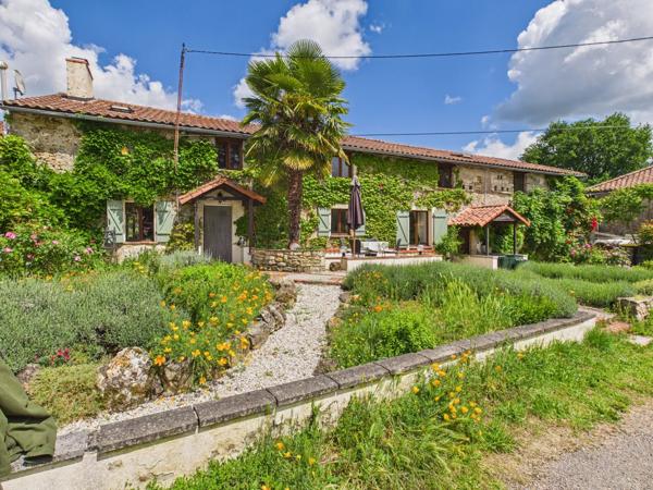 Ferme Charentaise magnifiquement rénovée avec gîte
