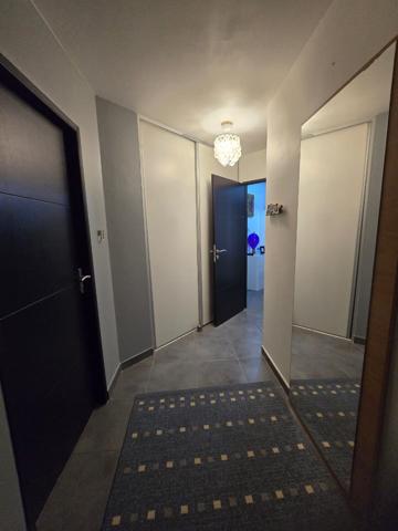 Appartement T3 1er etage terrasses de Baduel Cayenne 217 000€ FAI.