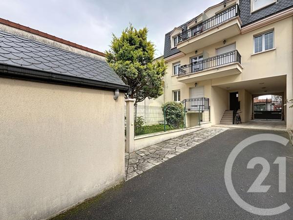 Immeuble à vendre  220 m 2   PARIS  - 75013