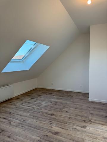 A LOUER - Maison rénovée avec jardin - ERCHES