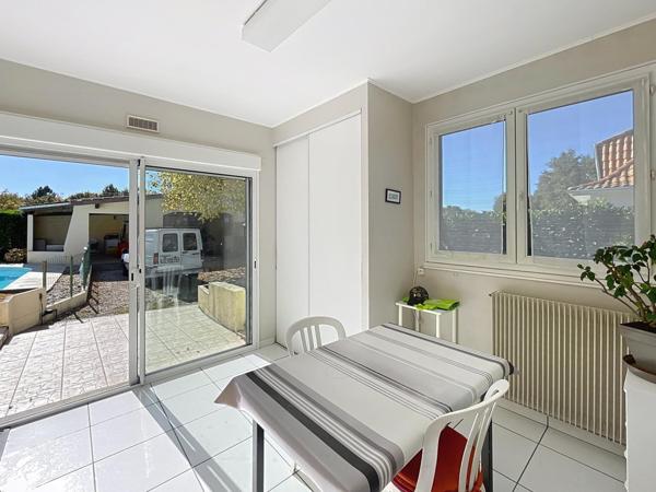 MAISON FAMILIALE, 3/4 CHAMBRES, AVEC PISCINE