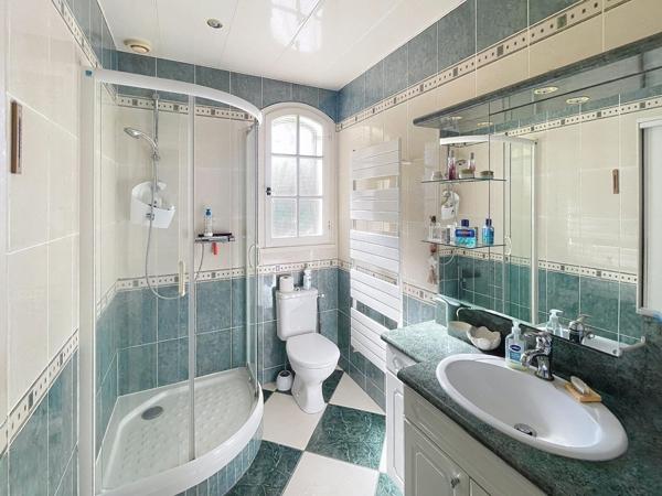 MAISON FAMILIALE, 3/4 CHAMBRES, AVEC PISCINE