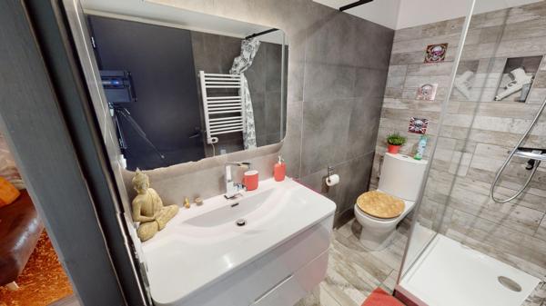 Montpellier (34070) Montpellier Sud – Magnifique maison rénovée avec studio indépendant, garage et 4 places de stationnement