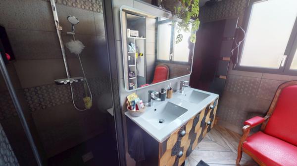 Montpellier (34070) Montpellier Sud – Magnifique maison rénovée avec studio indépendant, garage et 4 places de stationnement