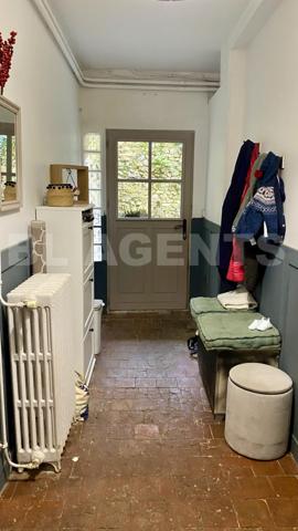 Maison ancienne atypique en coeur de village