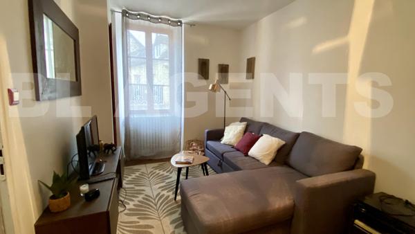 Maison ancienne atypique en coeur de village