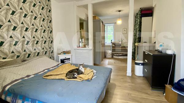 Maison ancienne atypique en coeur de village